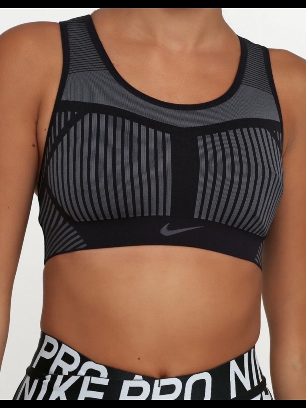 Nike Fe/Nom Flyknit Black Gray Seamless Striped High-Support Sports Bra Small